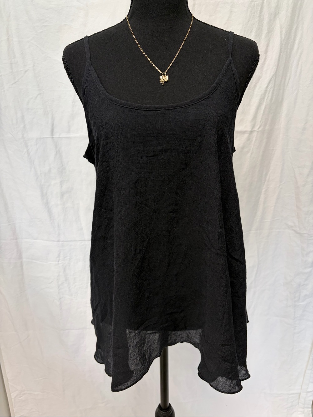 Umgee Black Lightweight Scoop Neck Tank